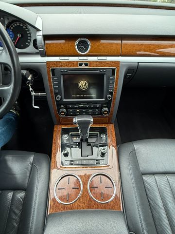 VW Phaeton