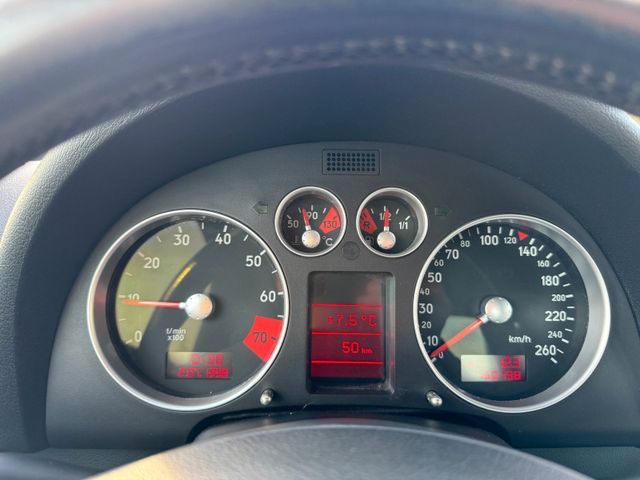 AUDI TT