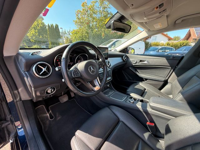 MERCEDES-BENZ CLA 200 Shooting Brake