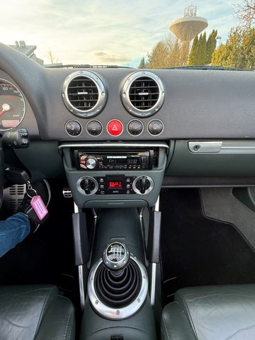 AUDI TT